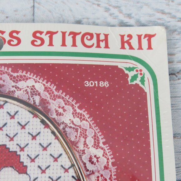 Vtg The New Berlin Co. Counted Cross Stitch Kit Christmas Santa Embroidery 30186 - Picture 5 of 11